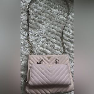 Wallet and purse set.